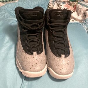 Air Jordan 23 sneakers Size 7y or Womens 8.5